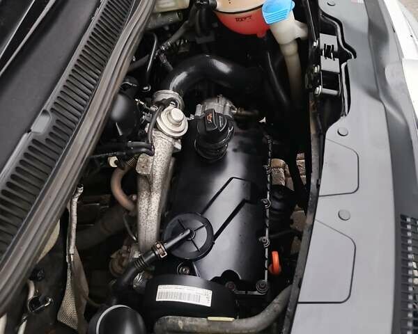 Серый Фольксваген Transporter, объемом двигателя 1.9 л и пробегом 379 тыс. км за 8700 $, фото 10 на Automoto.ua