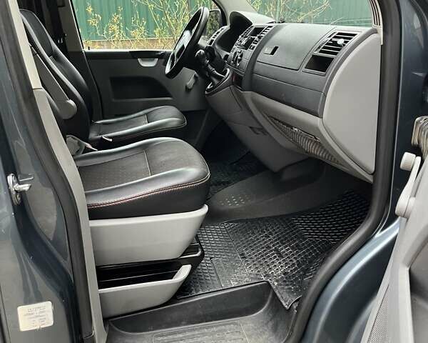 Серый Фольксваген Transporter, объемом двигателя 2.5 л и пробегом 357 тыс. км за 8200 $, фото 18 на Automoto.ua