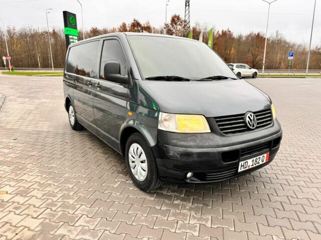 Серый Фольксваген Transporter, объемом двигателя 2.5 л и пробегом 460 тыс. км за 5500 $, фото 1 на Automoto.ua