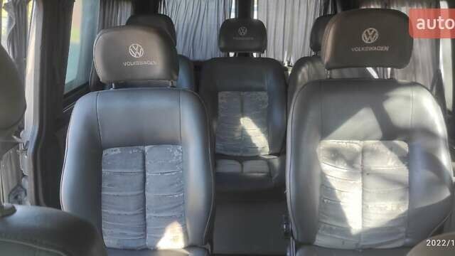 Серый Фольксваген Transporter, объемом двигателя 2.5 л и пробегом 400 тыс. км за 7700 $, фото 12 на Automoto.ua