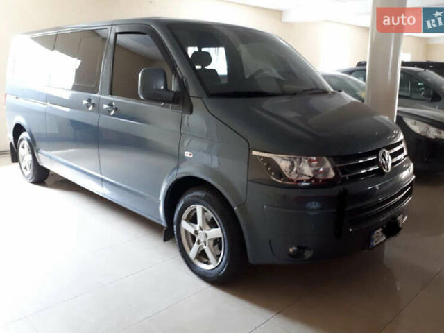 Серый Фольксваген Transporter, объемом двигателя 2.5 л и пробегом 257 тыс. км за 9600 $, фото 1 на Automoto.ua