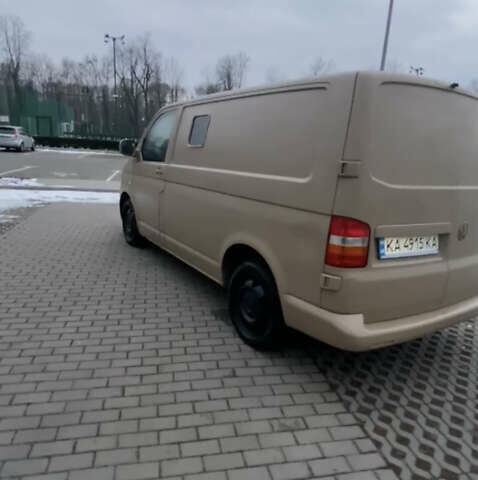 Серый Фольксваген Transporter, объемом двигателя 2.5 л и пробегом 690 тыс. км за 17000 $, фото 4 на Automoto.ua