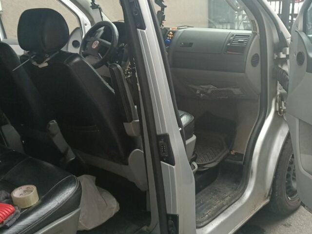 Серый Фольксваген Transporter, объемом двигателя 2.5 л и пробегом 450 тыс. км за 3352 $, фото 5 на Automoto.ua