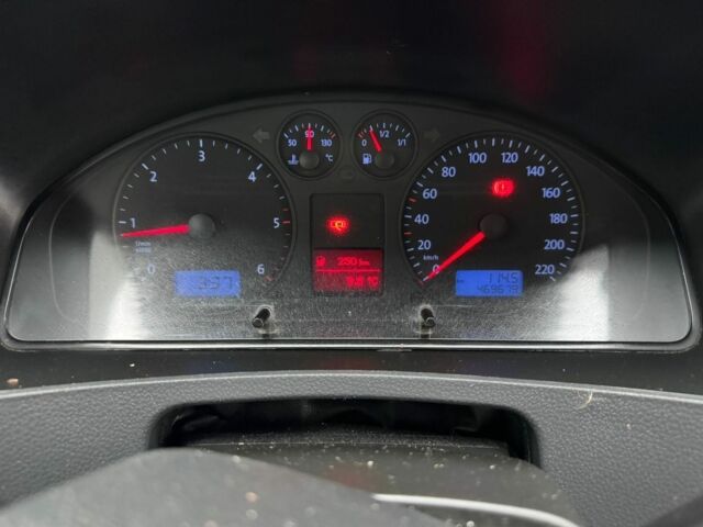 Серый Фольксваген Transporter, объемом двигателя 2.5 л и пробегом 460 тыс. км за 5500 $, фото 18 на Automoto.ua