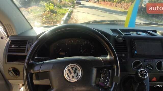 Серый Фольксваген Transporter, объемом двигателя 2.5 л и пробегом 400 тыс. км за 7700 $, фото 9 на Automoto.ua