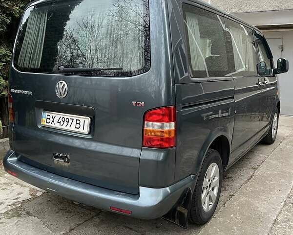 Серый Фольксваген Transporter, объемом двигателя 2.5 л и пробегом 357 тыс. км за 8200 $, фото 9 на Automoto.ua