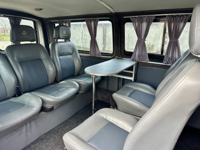 Серый Фольксваген Transporter, объемом двигателя 2.5 л и пробегом 334 тыс. км за 10350 $, фото 7 на Automoto.ua