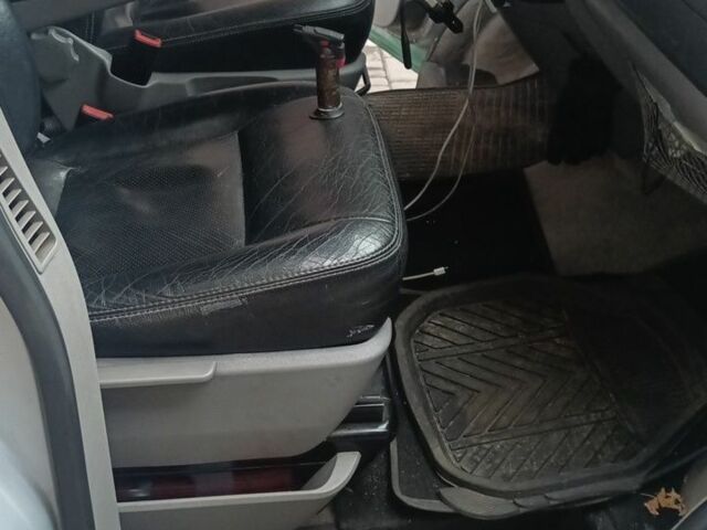 Серый Фольксваген Transporter, объемом двигателя 2.5 л и пробегом 450 тыс. км за 3352 $, фото 3 на Automoto.ua