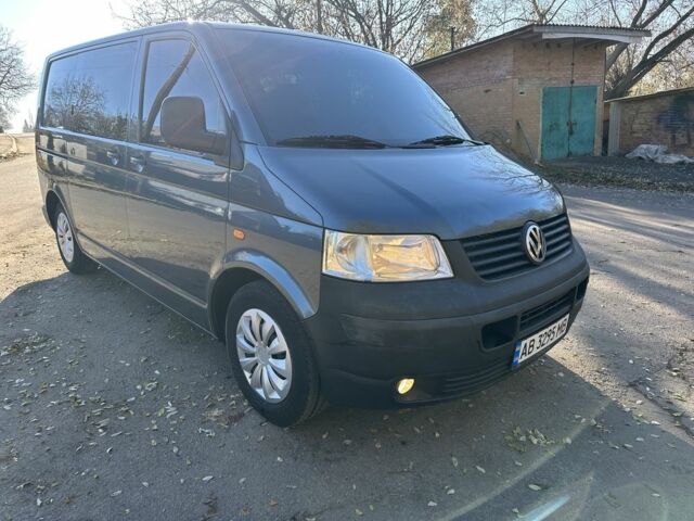 Серый Фольксваген Transporter, объемом двигателя 2.5 л и пробегом 470 тыс. км за 4650 $, фото 3 на Automoto.ua