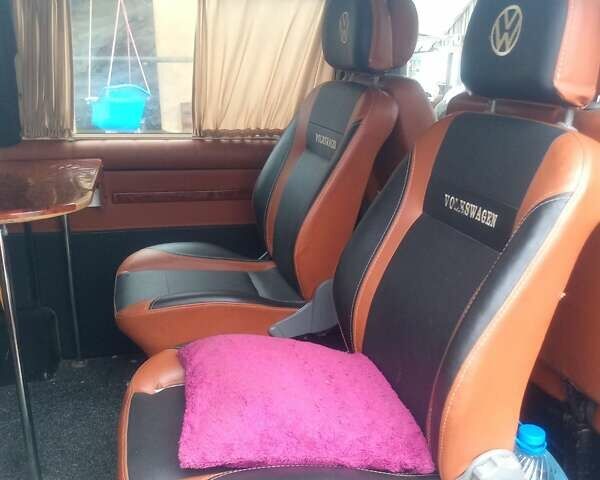 Серый Фольксваген Transporter, объемом двигателя 1.9 л и пробегом 430 тыс. км за 8500 $, фото 6 на Automoto.ua