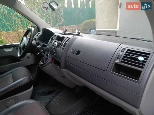 Серый Фольксваген Transporter, объемом двигателя 2.5 л и пробегом 357 тыс. км за 8200 $, фото 23 на Automoto.ua