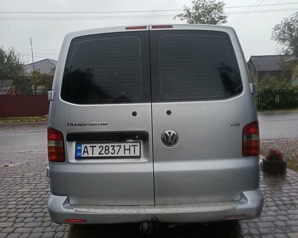 Серый Фольксваген Transporter, объемом двигателя 1.9 л и пробегом 379 тыс. км за 8700 $, фото 5 на Automoto.ua
