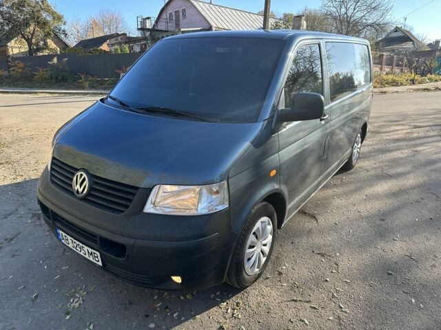 Серый Фольксваген Transporter, объемом двигателя 2.5 л и пробегом 470 тыс. км за 4650 $, фото 1 на Automoto.ua