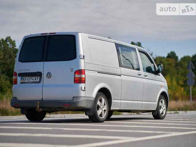 Серый Фольксваген Transporter, объемом двигателя 1.9 л и пробегом 302 тыс. км за 11000 $, фото 12 на Automoto.ua