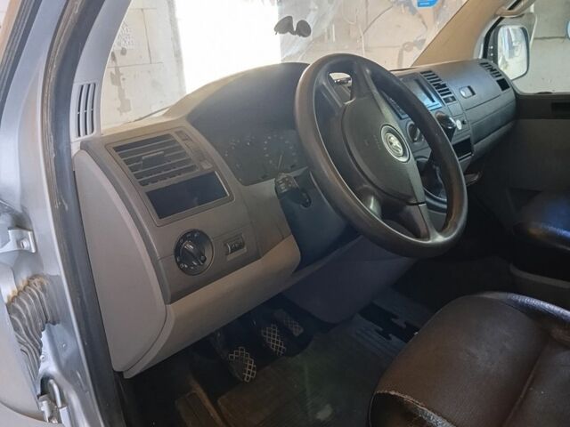 Серый Фольксваген Transporter, объемом двигателя 0 л и пробегом 350 тыс. км за 7000 $, фото 4 на Automoto.ua