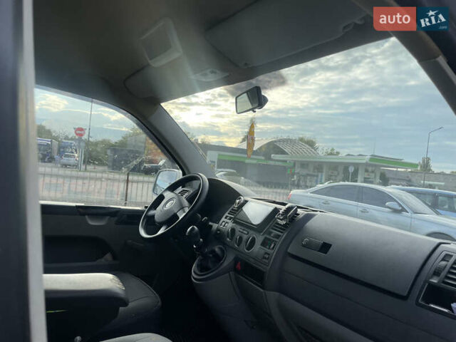 Серый Фольксваген Transporter, объемом двигателя 2.5 л и пробегом 374 тыс. км за 7900 $, фото 14 на Automoto.ua