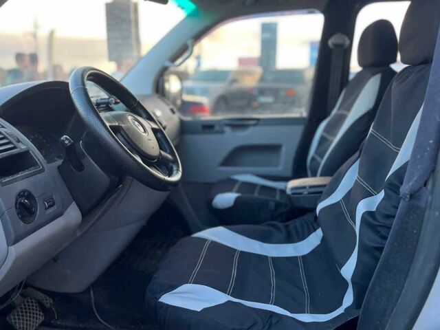 Серый Фольксваген Transporter, объемом двигателя 2.5 л и пробегом 246 тыс. км за 7700 $, фото 13 на Automoto.ua