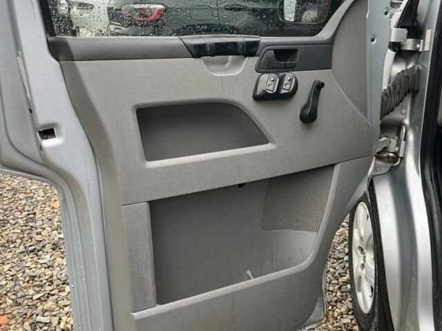 Сірий Фольксваген Transporter, об'ємом двигуна 1.9 л та пробігом 299 тис. км за 8900 $, фото 22 на Automoto.ua