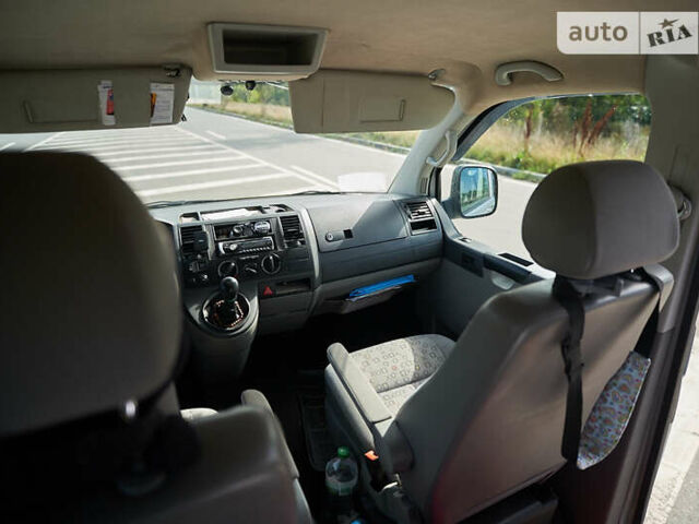 Серый Фольксваген Transporter, объемом двигателя 1.9 л и пробегом 302 тыс. км за 11000 $, фото 18 на Automoto.ua