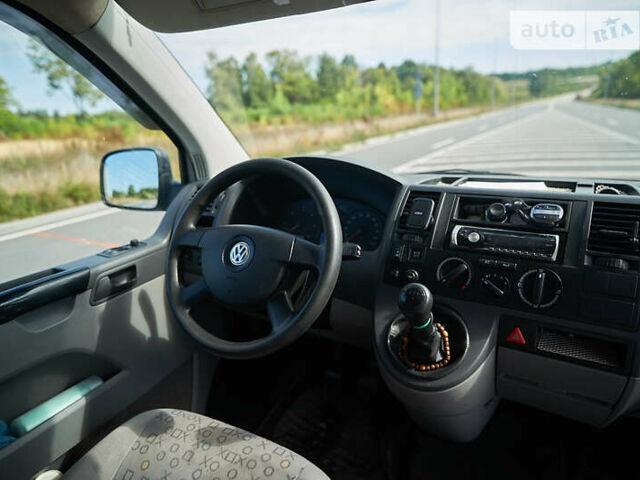 Серый Фольксваген Transporter, объемом двигателя 1.9 л и пробегом 302 тыс. км за 11000 $, фото 16 на Automoto.ua