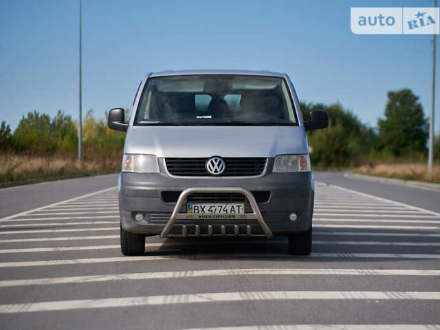 Серый Фольксваген Transporter, объемом двигателя 1.9 л и пробегом 302 тыс. км за 11000 $, фото 2 на Automoto.ua