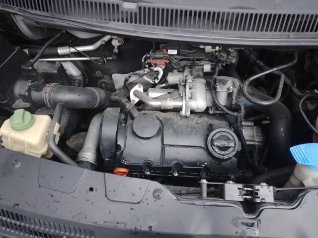 Серый Фольксваген Transporter, объемом двигателя 1.9 л и пробегом 320 тыс. км за 10000 $, фото 4 на Automoto.ua