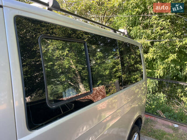 Серый Фольксваген Transporter, объемом двигателя 1.9 л и пробегом 200 тыс. км за 9200 $, фото 4 на Automoto.ua