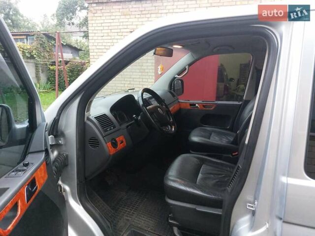 Серый Фольксваген Transporter, объемом двигателя 2.5 л и пробегом 227 тыс. км за 11700 $, фото 3 на Automoto.ua