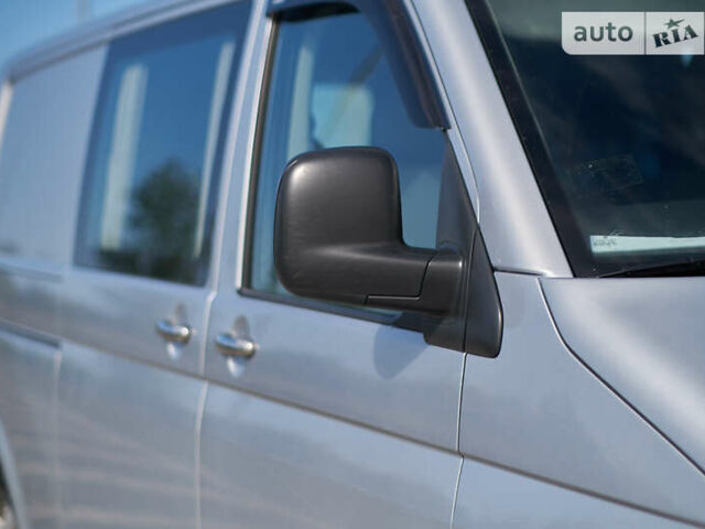 Серый Фольксваген Transporter, объемом двигателя 1.9 л и пробегом 302 тыс. км за 11000 $, фото 6 на Automoto.ua