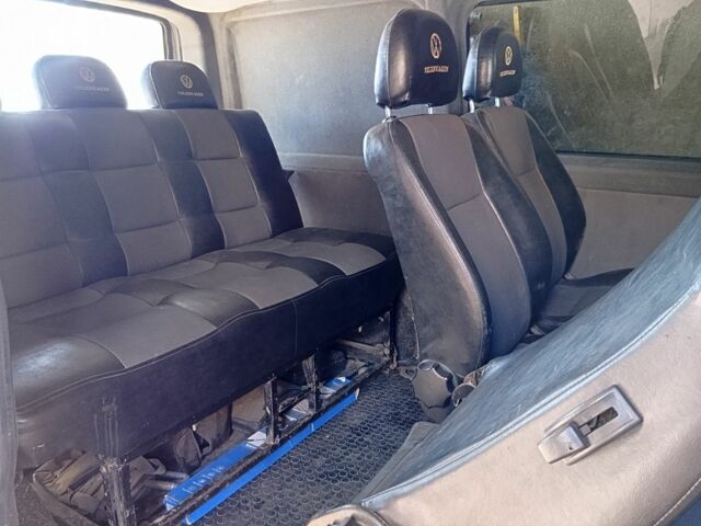 Серый Фольксваген Transporter, объемом двигателя 0 л и пробегом 350 тыс. км за 7000 $, фото 2 на Automoto.ua