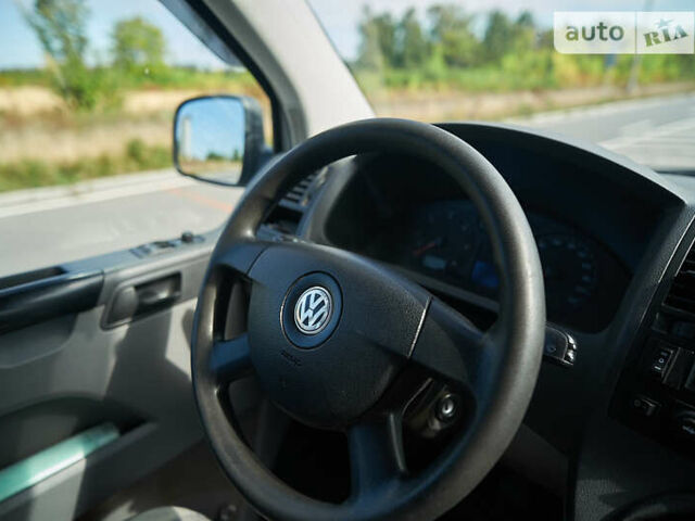 Серый Фольксваген Transporter, объемом двигателя 1.9 л и пробегом 302 тыс. км за 11000 $, фото 19 на Automoto.ua