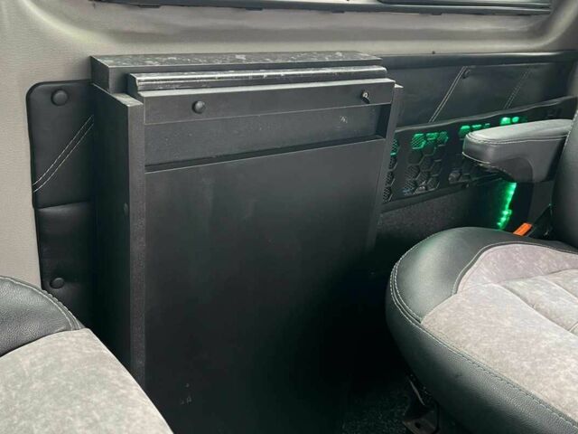 Сірий Фольксваген Transporter, об'ємом двигуна 1.9 л та пробігом 299 тис. км за 8900 $, фото 20 на Automoto.ua