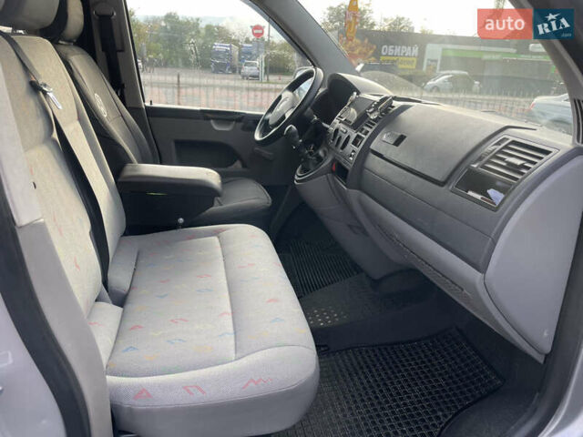 Серый Фольксваген Transporter, объемом двигателя 2.5 л и пробегом 374 тыс. км за 7900 $, фото 13 на Automoto.ua