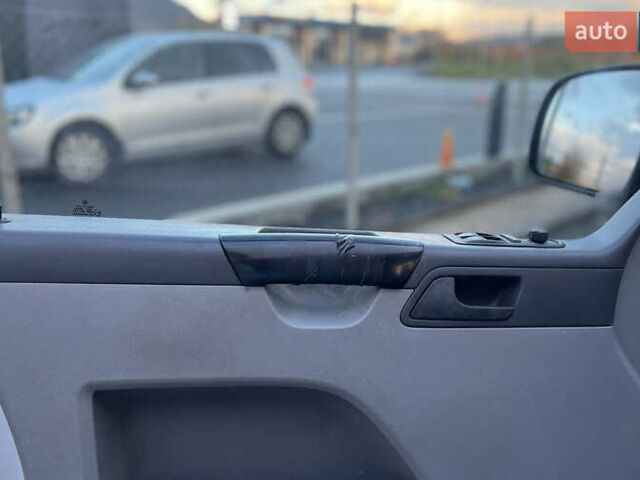 Серый Фольксваген Transporter, объемом двигателя 2.46 л и пробегом 246 тыс. км за 7700 $, фото 14 на Automoto.ua