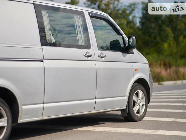 Серый Фольксваген Transporter, объемом двигателя 1.9 л и пробегом 302 тыс. км за 11000 $, фото 13 на Automoto.ua
