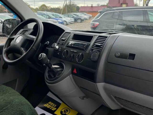 Сірий Фольксваген Transporter, об'ємом двигуна 1.9 л та пробігом 299 тис. км за 8900 $, фото 14 на Automoto.ua