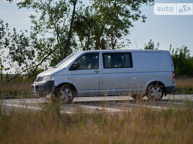 Серый Фольксваген Transporter, объемом двигателя 1.9 л и пробегом 302 тыс. км за 11000 $, фото 8 на Automoto.ua