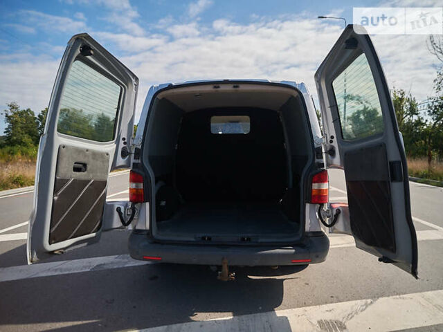 Серый Фольксваген Transporter, объемом двигателя 1.9 л и пробегом 302 тыс. км за 11000 $, фото 25 на Automoto.ua
