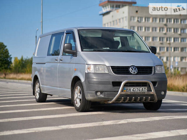 Серый Фольксваген Transporter, объемом двигателя 1.9 л и пробегом 302 тыс. км за 11000 $, фото 3 на Automoto.ua