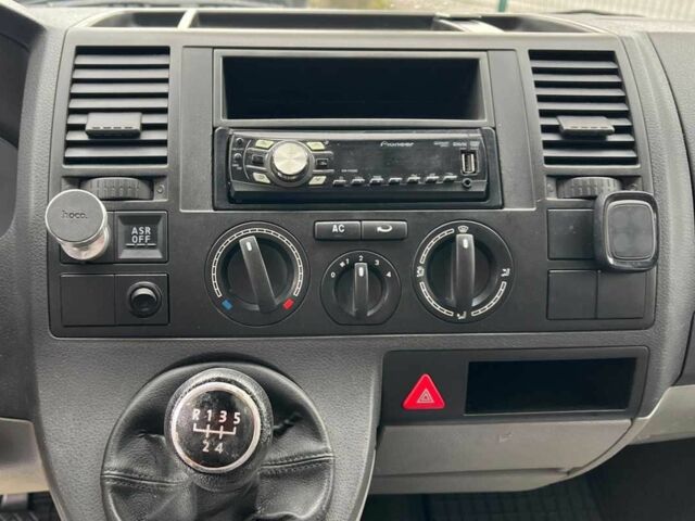 Сірий Фольксваген Transporter, об'ємом двигуна 1.9 л та пробігом 299 тис. км за 8900 $, фото 9 на Automoto.ua