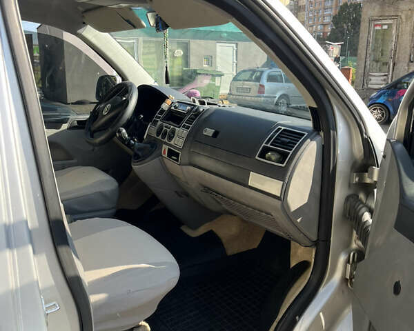 Серый Фольксваген Transporter, объемом двигателя 1.9 л и пробегом 200 тыс. км за 9200 $, фото 7 на Automoto.ua