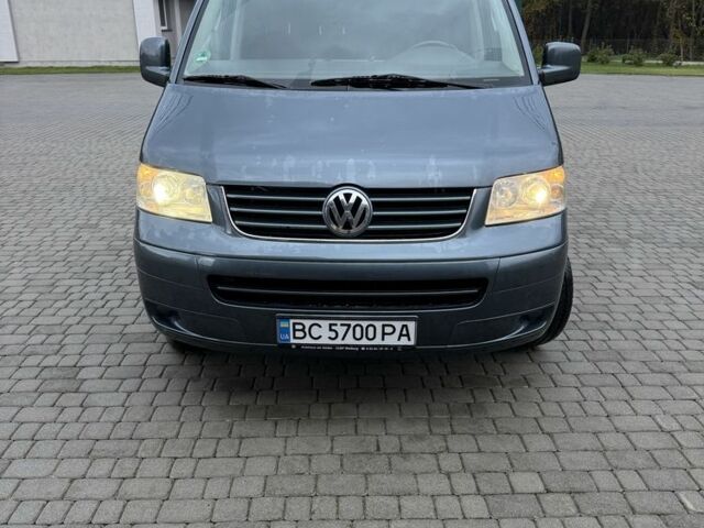 Серый Фольксваген Transporter, объемом двигателя 1.9 л и пробегом 380 тыс. км за 10500 $, фото 1 на Automoto.ua