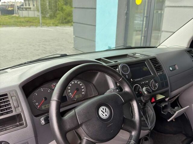 Сірий Фольксваген Transporter, об'ємом двигуна 2.5 л та пробігом 330 тис. км за 10700 $, фото 13 на Automoto.ua