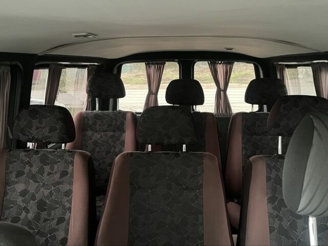 Серый Фольксваген Transporter, объемом двигателя 2.5 л и пробегом 376 тыс. км за 9000 $, фото 7 на Automoto.ua