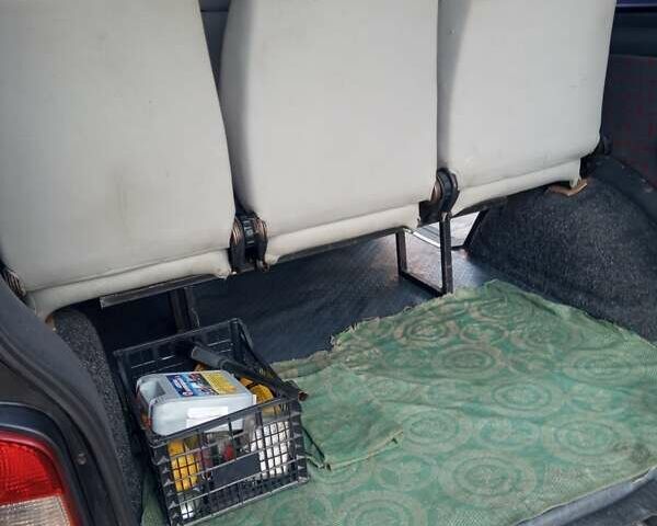 Серый Фольксваген Transporter, объемом двигателя 1.9 л и пробегом 341 тыс. км за 12000 $, фото 6 на Automoto.ua