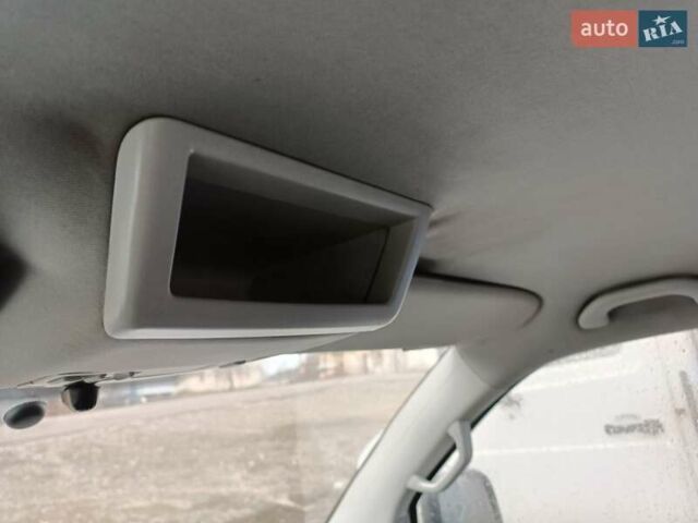 Серый Фольксваген Transporter, объемом двигателя 1.9 л и пробегом 300 тыс. км за 10000 $, фото 16 на Automoto.ua