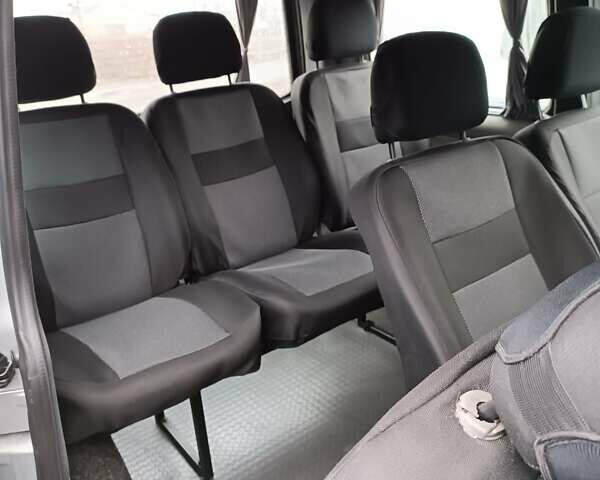 Серый Фольксваген Transporter, объемом двигателя 1.9 л и пробегом 300 тыс. км за 10000 $, фото 8 на Automoto.ua