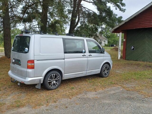 Серый Фольксваген Transporter, объемом двигателя 2.5 л и пробегом 340 тыс. км за 6000 $, фото 4 на Automoto.ua