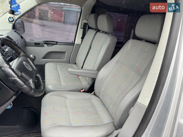 Серый Фольксваген Transporter, объемом двигателя 2.5 л и пробегом 267 тыс. км за 10650 $, фото 27 на Automoto.ua