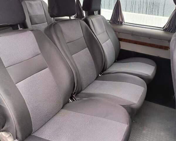 Серый Фольксваген Transporter, объемом двигателя 1.9 л и пробегом 300 тыс. км за 10000 $, фото 9 на Automoto.ua